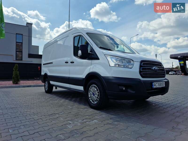 Грузовой фургон Ford Transit 2017 в Луцке