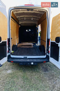 Грузовой фургон Ford Transit 2016 в 
