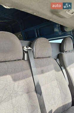 Грузопассажирский фургон Ford Transit 2002 в 
