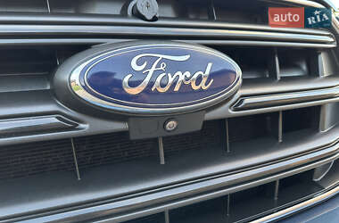 Грузовой фургон Ford Transit 2020 в 