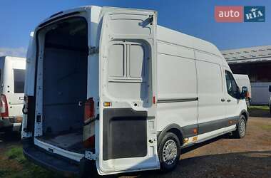 Грузовой фургон Ford Transit 2016 в 