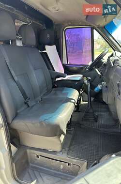 Грузовой фургон Ford Transit 2002 в 