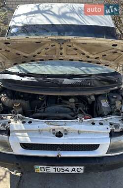 Грузовой фургон Ford Transit 2002 в 