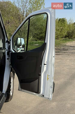 Грузовой фургон Ford Transit 2020 в 