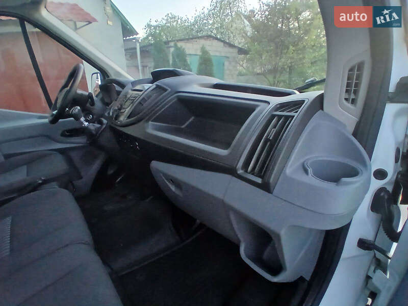 Грузовой фургон Ford Transit 2018 в Дубно