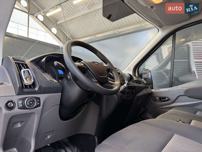 Грузопассажирский фургон Ford Transit 2023 в Киеве
