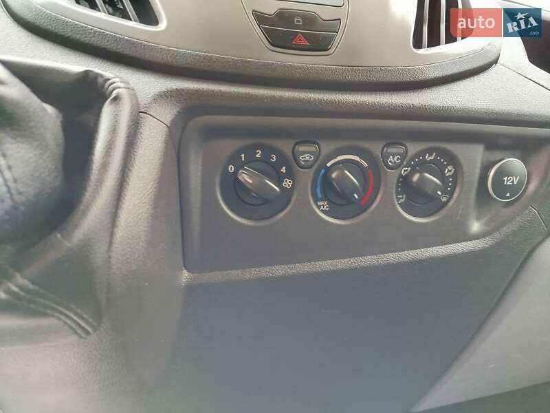 Вантажний фургон Ford Transit 2018 в Дубні