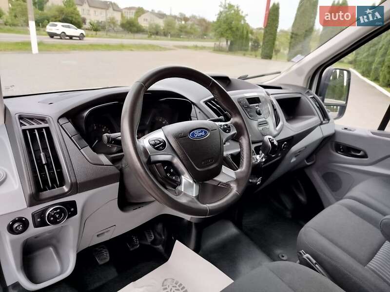 Вантажний фургон Ford Transit 2018 в Дубні