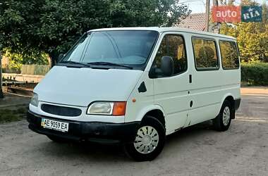 Вантажопасажирський фургон Ford Transit 1995 в Дніпрі