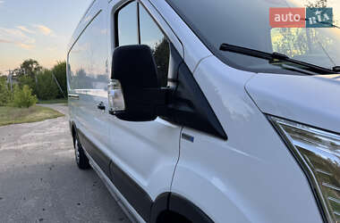 Грузовой фургон Ford Transit 2018 в 