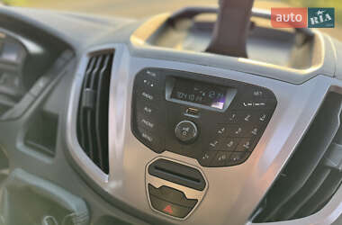 Грузовой фургон Ford Transit 2017 в 