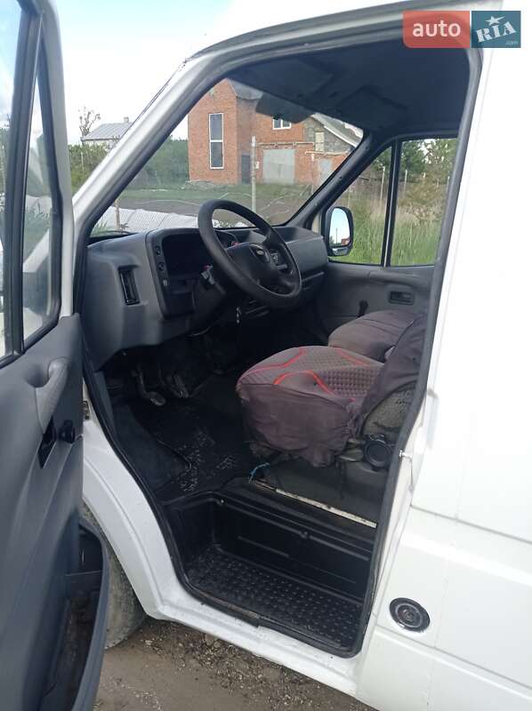 Вантажний фургон Ford Transit 1991 в Бурштині