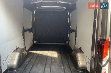 Вантажний фургон Ford Transit 2021 в 