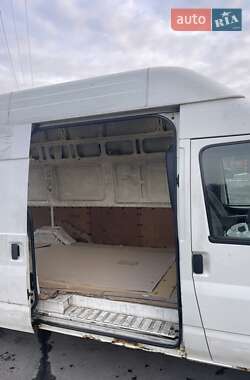 Грузовой фургон Ford Transit 2004 в 