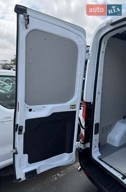 Грузовой фургон Ford Transit 2020 в 