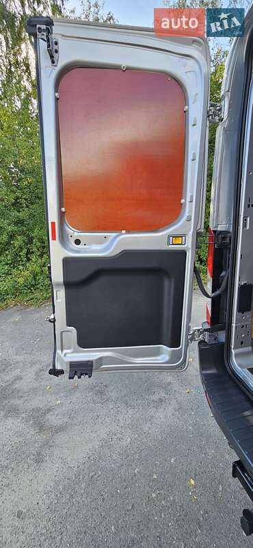Грузовой фургон Ford Transit 2016 в Старом Самборе