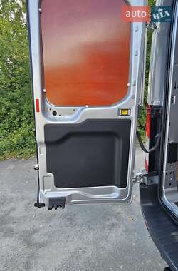 Грузовой фургон Ford Transit 2016 в 