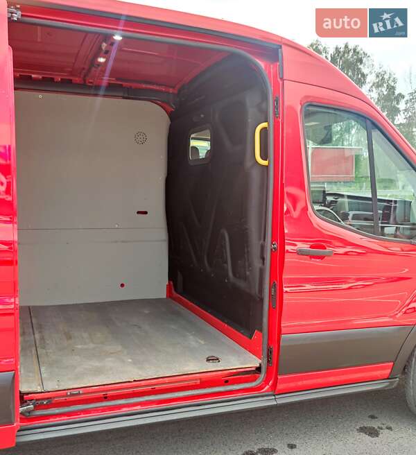 Вантажний фургон Ford Transit 2020 в Ковелі