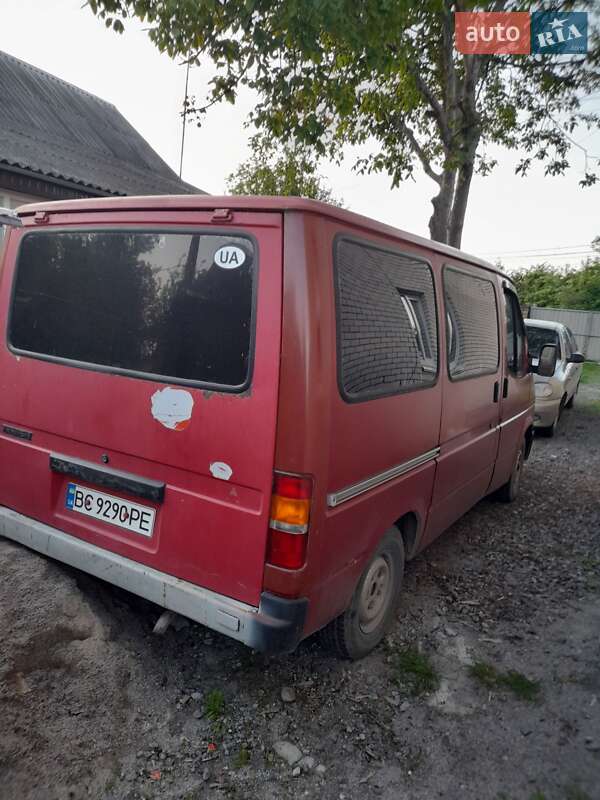Вантажопасажирський фургон Ford Transit 1989 в Вінниці