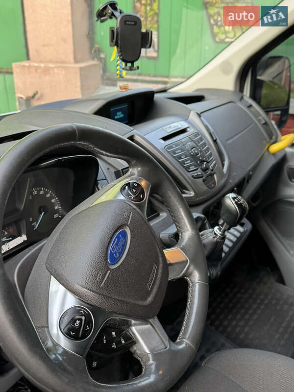 Мікроавтобус Ford Transit 2015 в Вараші