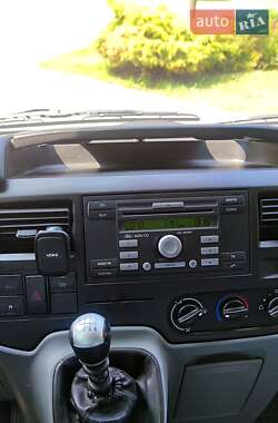 Грузовой фургон Ford Transit 2012 в 
