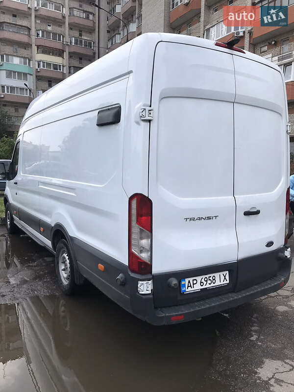 Грузовой фургон Ford Transit 2015 в 