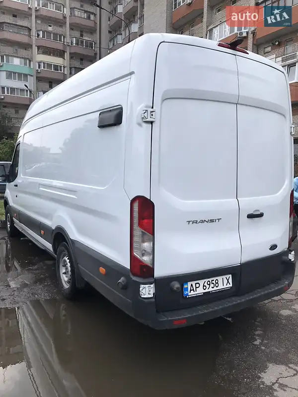 Грузовой фургон Ford Transit 2015 в 