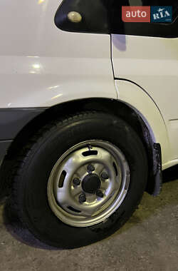 Вантажний фургон Ford Transit 2006 в 