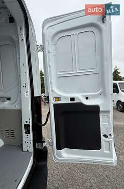 Грузовой фургон Ford Transit 2020 в 