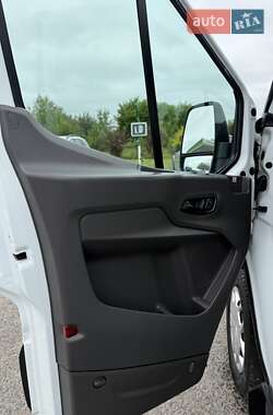 Грузовой фургон Ford Transit 2020 в 