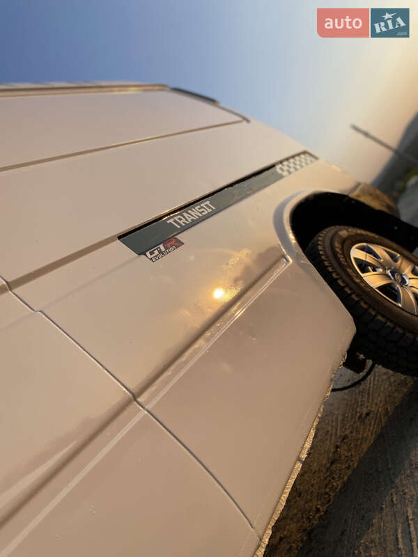 Грузовой фургон Ford Transit 1996 в Дрогобыче