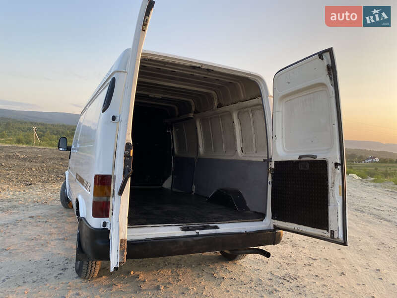 Грузовой фургон Ford Transit 1996 в Дрогобыче