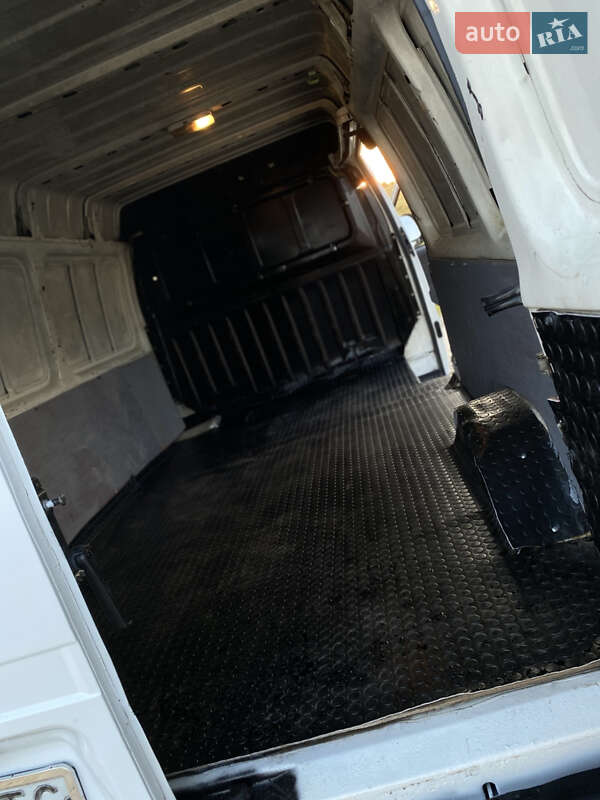 Грузовой фургон Ford Transit 1996 в Дрогобыче