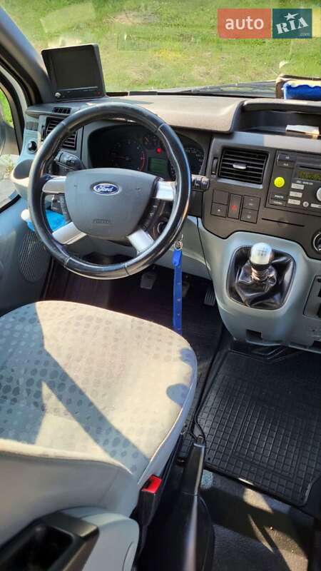 Микроавтобус Ford Transit 2013 в Ровно