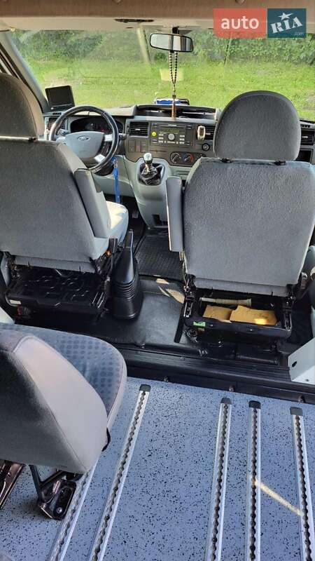 Микроавтобус Ford Transit 2013 в Ровно