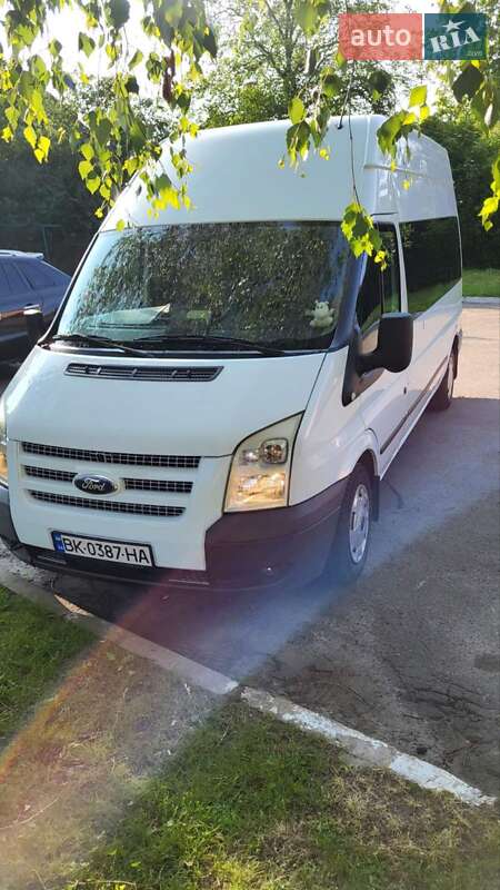 Микроавтобус Ford Transit 2013 в Ровно