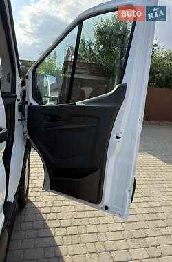 Вантажний фургон Ford Transit 2021 в 