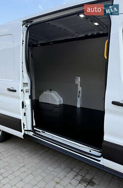 Вантажний фургон Ford Transit 2021 в 
