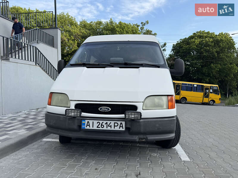 Вантажопасажирський фургон Ford Transit 1999 в 