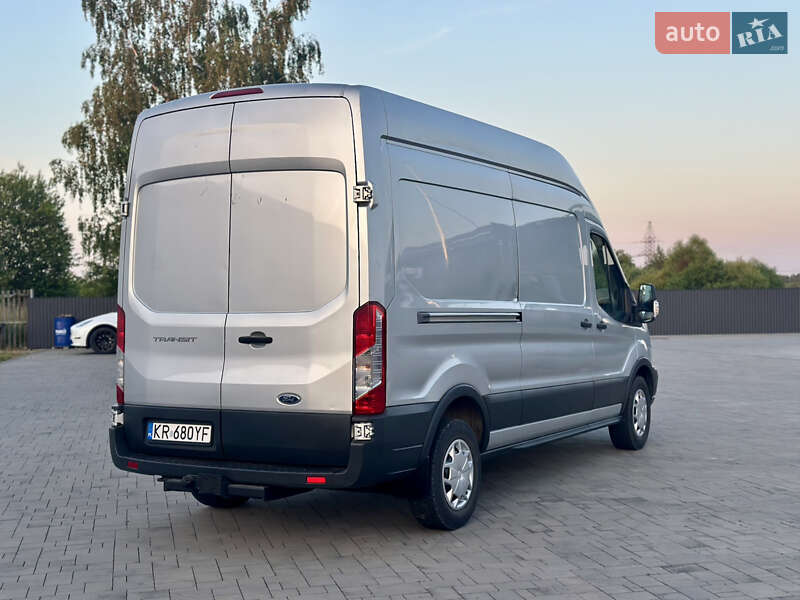 Грузовой фургон Ford Transit 2014 в Брошневе-Осаде