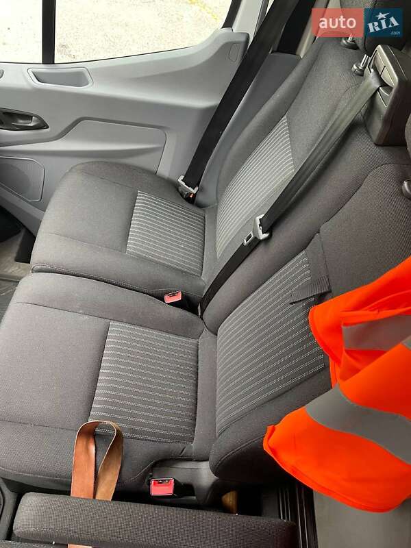 Вантажний фургон Ford Transit 2017 в Борисполі