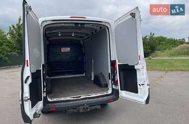 Грузовой фургон Ford Transit 2017 в 