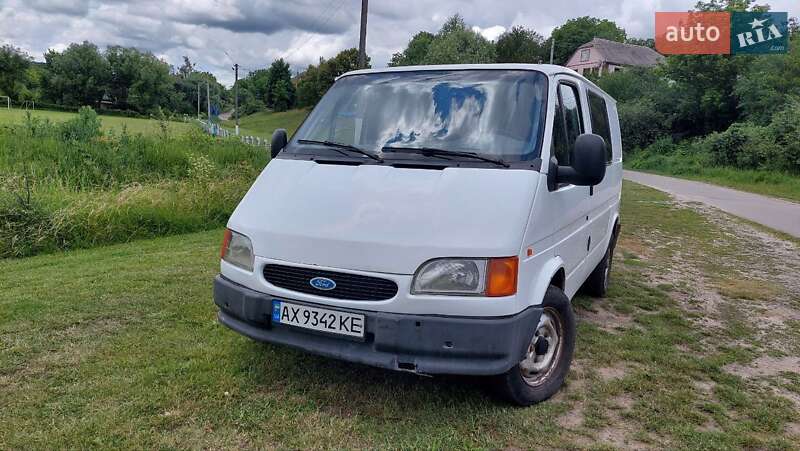 Грузовой фургон Ford Transit 1996 в 