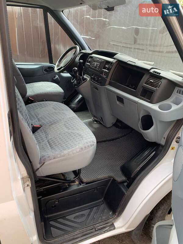 Вантажний фургон Ford Transit 2013 в Києві