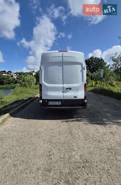 Грузовой фургон Ford Transit 2016 в 