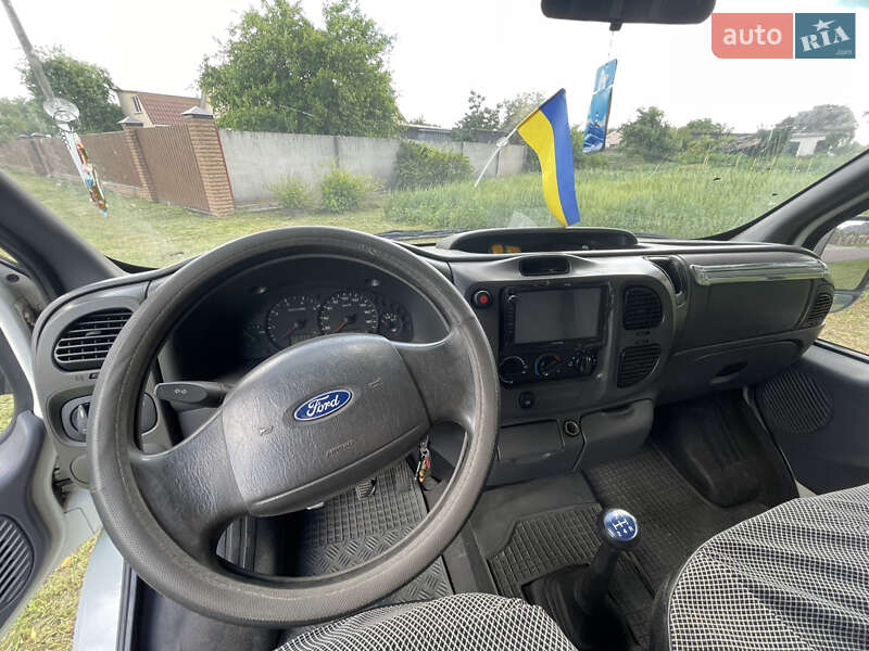 Грузовой фургон Ford Transit 2004 в Бобровице