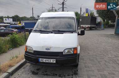 Грузовой фургон Ford Transit 1993 в 