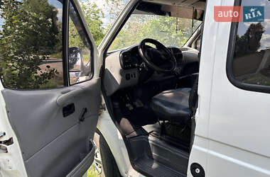 Грузовой фургон Ford Transit 1999 в 