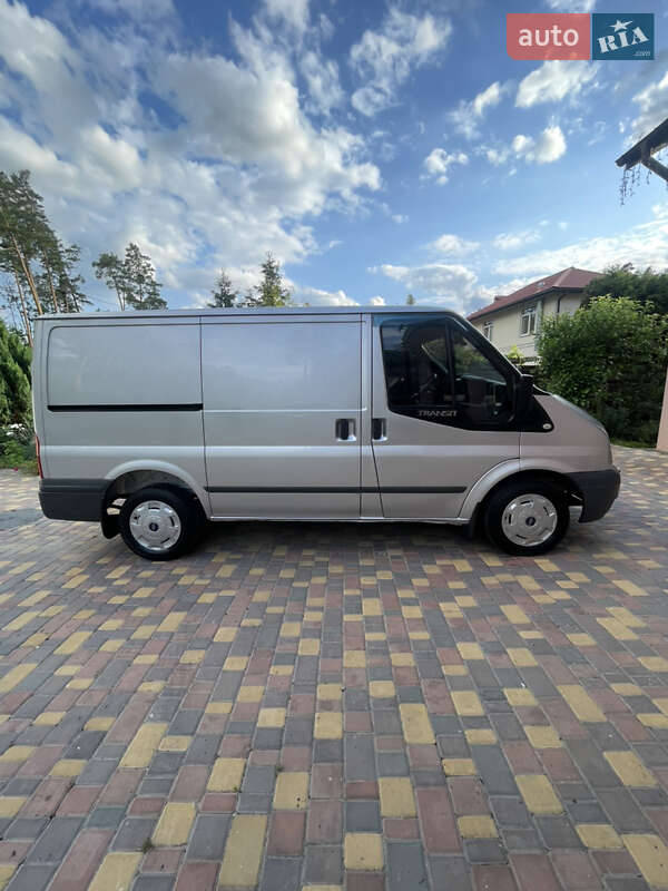 Грузовой фургон Ford Transit 2011 в Киеве