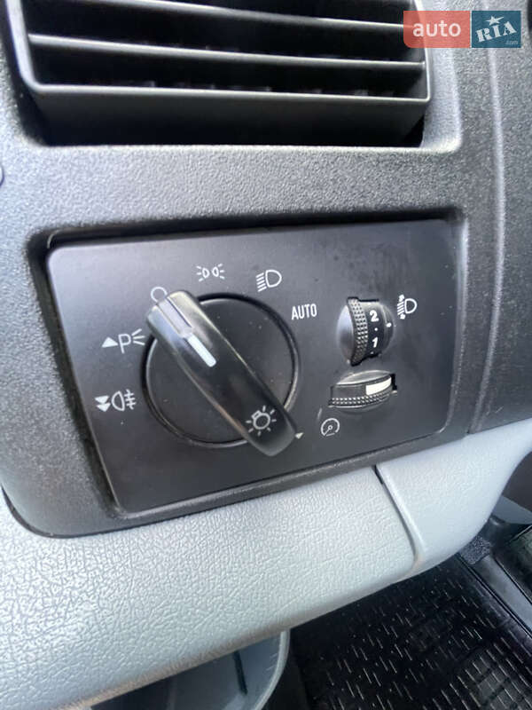Грузовой фургон Ford Transit 2011 в Киеве